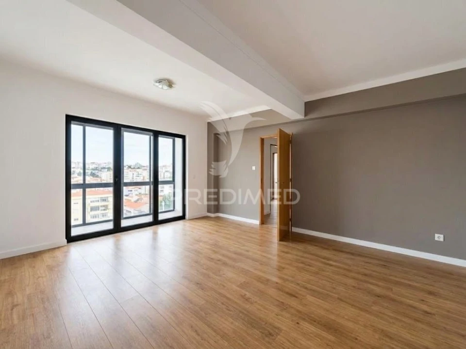 Apartamento T3 para Venda em Almada, Cova da Piedade, Pragal e Cacilhas Foto 9