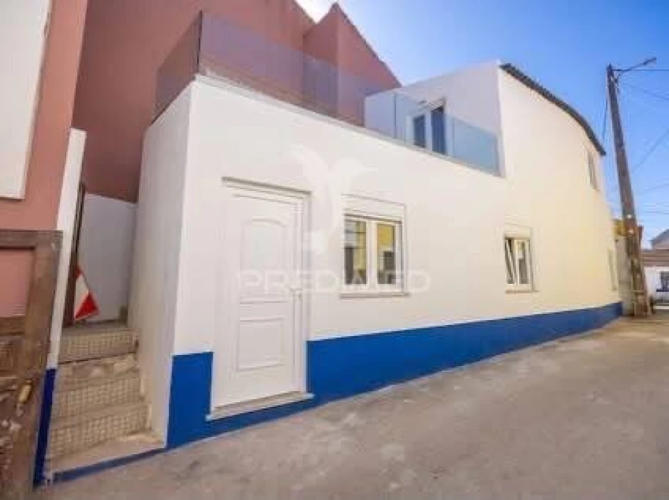 Moradia T2 para Venda em Peral Foto 1