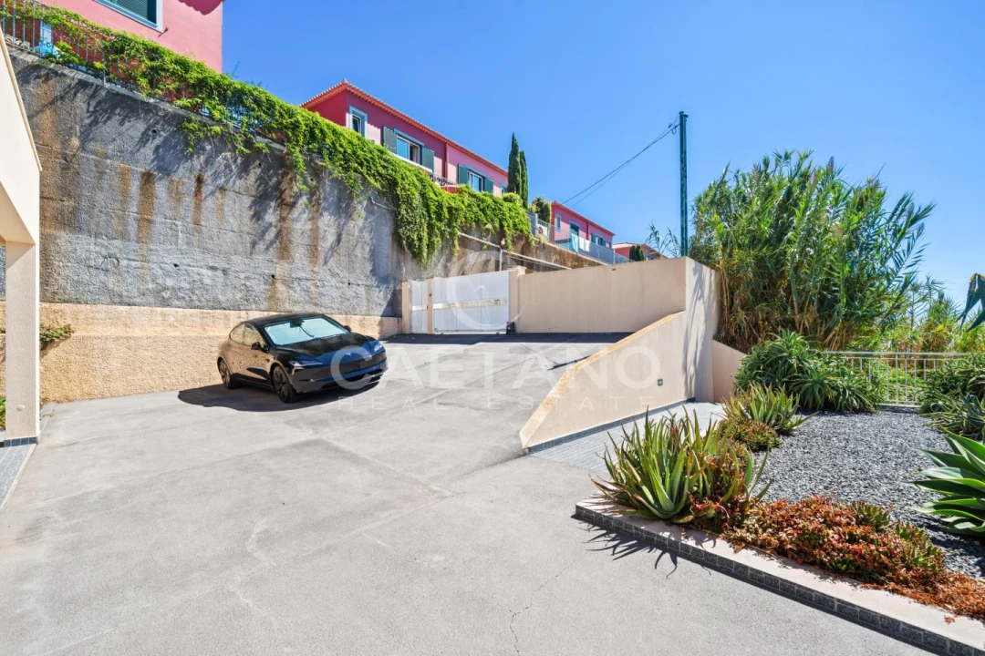 Moradia T3 para Venda em Arco da Calheta Foto 30