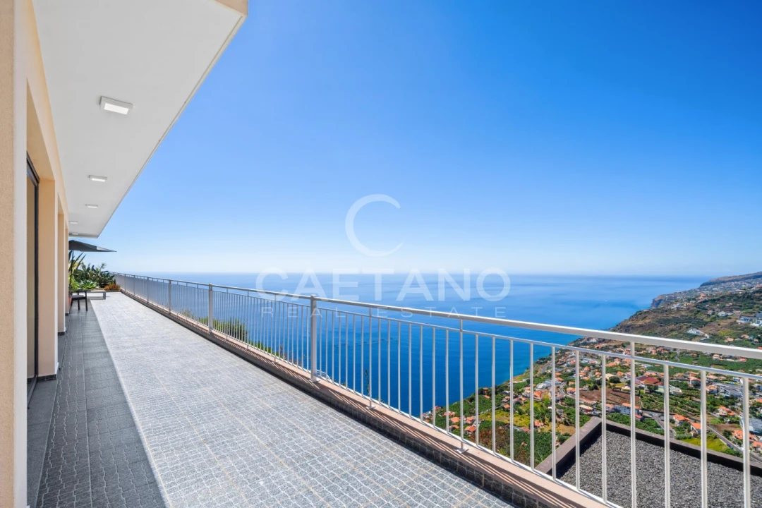 Moradia T3 para Venda em Arco da Calheta Foto 32