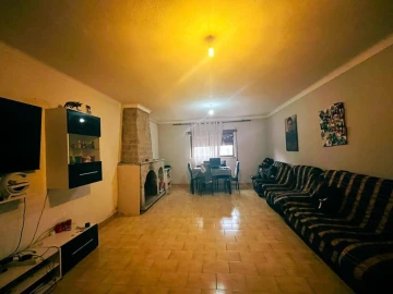 Moradia T5 para Venda em Castanheira