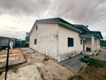Moradia T5 para Venda em Castanheira