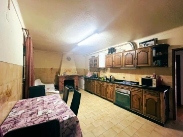 Moradia T5 para Venda em Castanheira