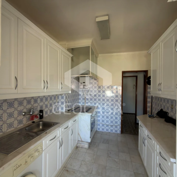 Apartamento T3 para Venda em Carnaxide e Queijas Foto 10