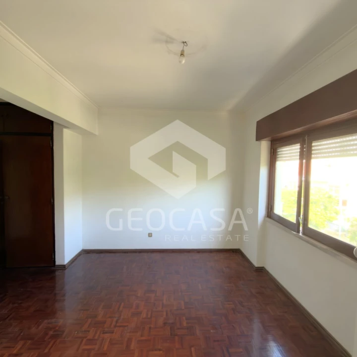Apartamento T3 para Venda em Carnaxide e Queijas Foto 5
