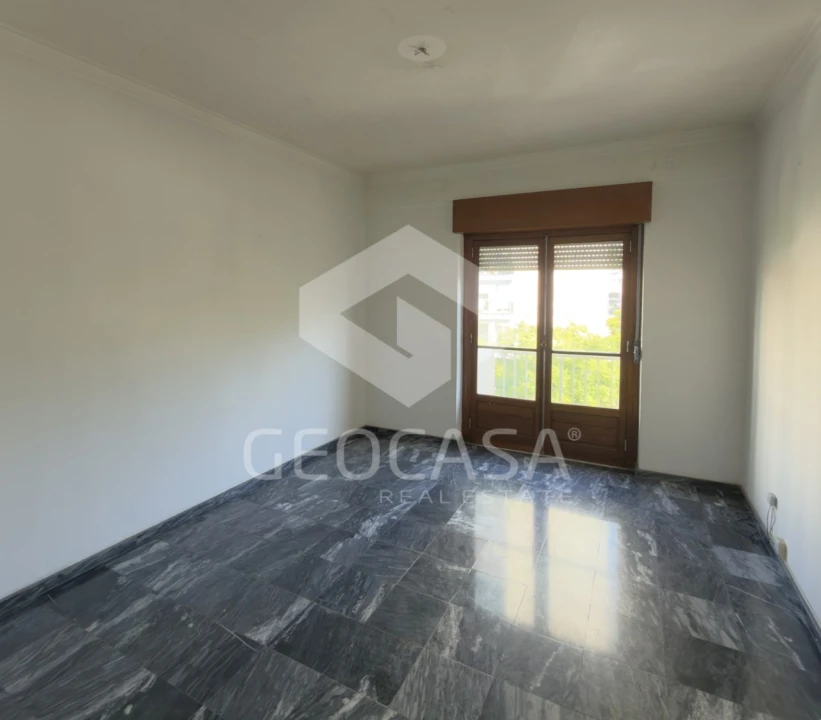 Apartamento T3 para Venda em Carnaxide e Queijas Foto 19