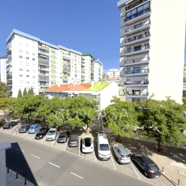Apartamento T3 para Venda em Carnaxide e Queijas Foto 22