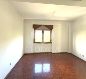 Apartamento T3 para Venda em Carnaxide e Queijas