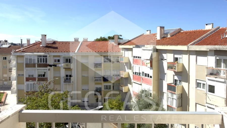 Apartamento T3 para Venda em Carnaxide e Queijas