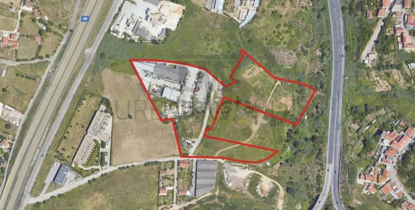 Terreno Comércio / Armazém para Venda em Santo António dos Cavaleiros e Frielas Foto 1