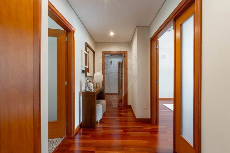 Apartamento T3 para Venda em Cidade da Maia Foto 9