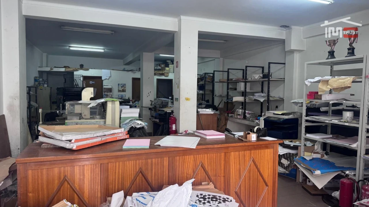 Loja para Arrendamento em Nossa Senhora da Piedade Foto 1
