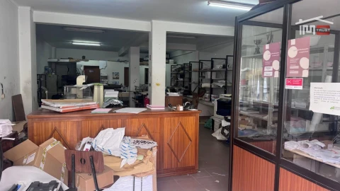 Loja para Arrendamento em Nossa Senhora da Piedade