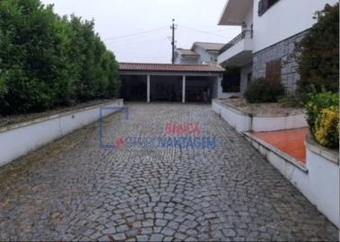 Moradia T1 para Venda em Lordelo