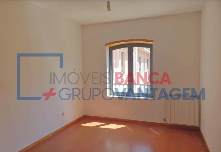 Apartamento T2 para Venda em Oliveira do Douro Foto 9