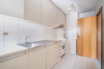 Apartamento T1 para Venda em Lordelo do Ouro e Massarelos
