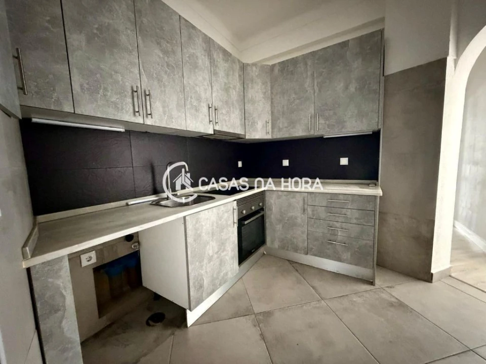 Apartamento T1 para Arrendamento em Charneca de Caparica e Sobreda Foto 3