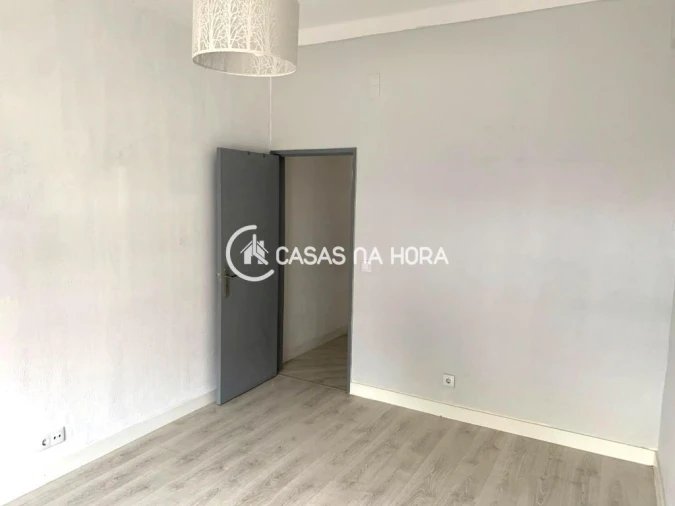 Apartamento T1 para Arrendamento em Charneca de Caparica e Sobreda Foto 7