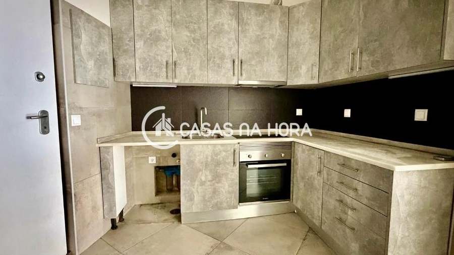 Apartamento T1 para Arrendamento em Charneca de Caparica e Sobreda
