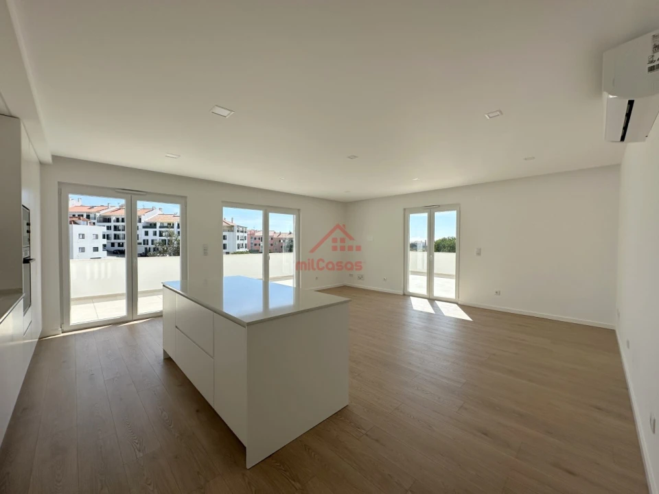 Apartamento T2 para Arrendamento em Ericeira Foto 1
