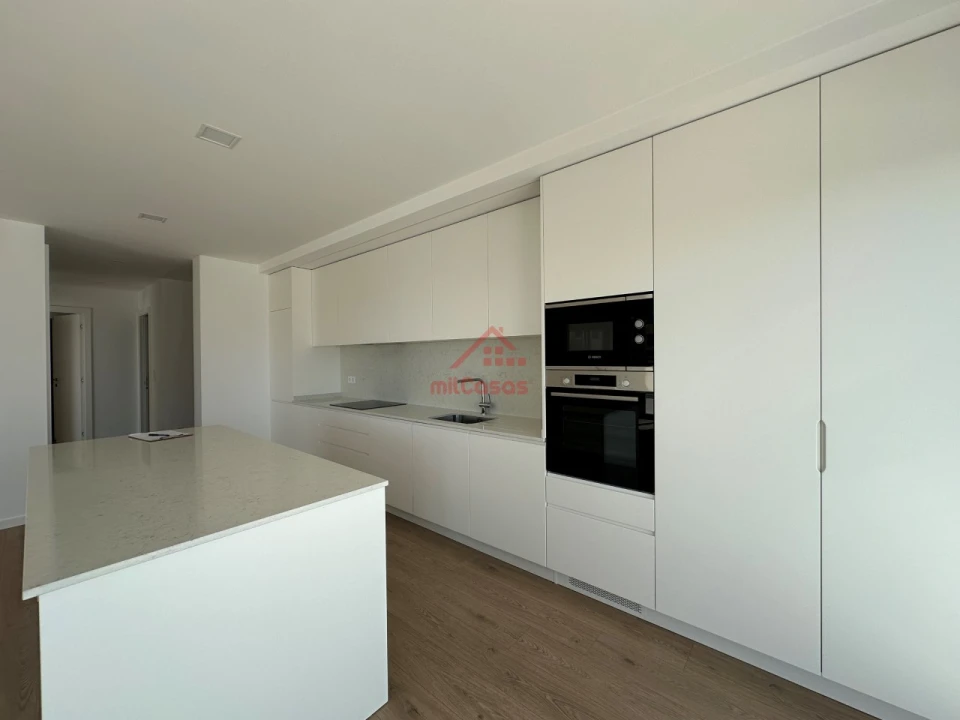 Apartamento T2 para Arrendamento em Ericeira Foto 4
