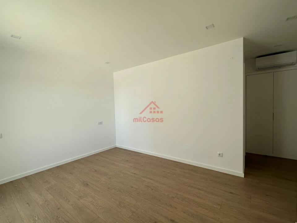 Apartamento T2 para Arrendamento em Ericeira Foto 13