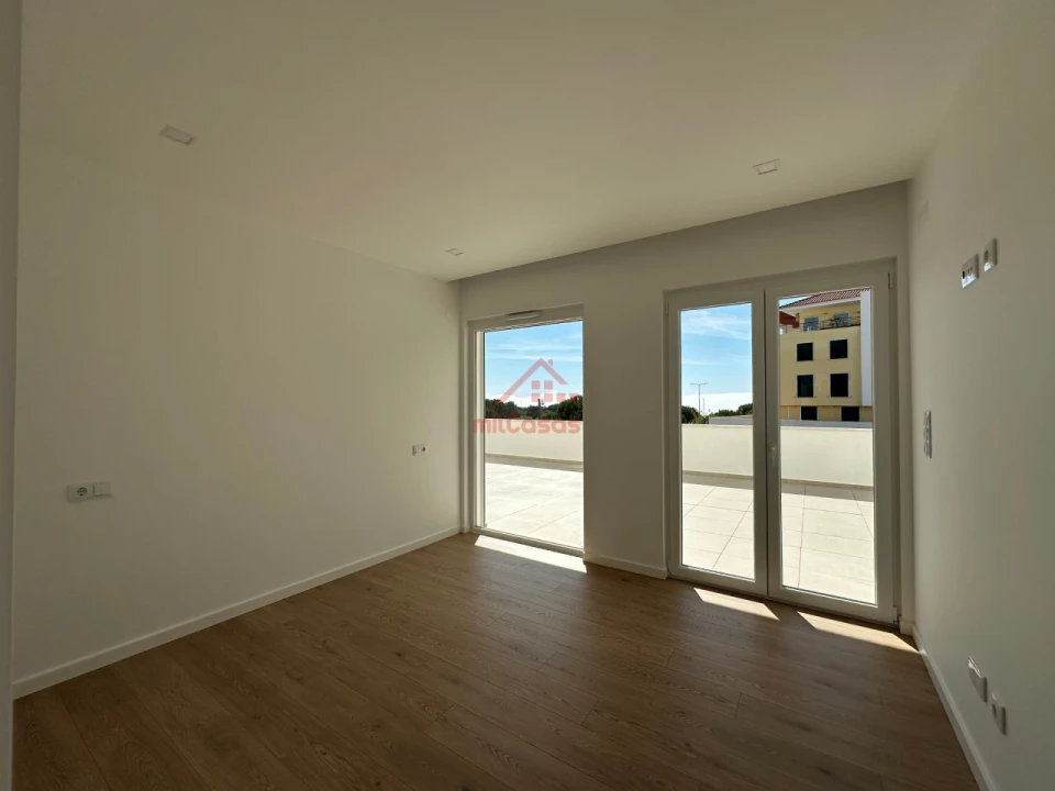 Apartamento T2 para Arrendamento em Ericeira Foto 21