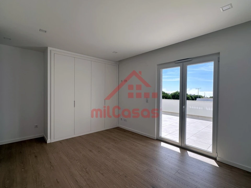 Apartamento T2 para Arrendamento em Ericeira Foto 13