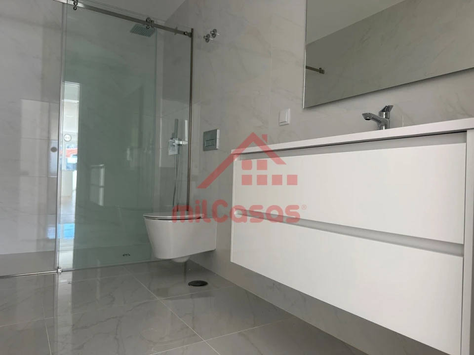 Apartamento T2 para Arrendamento em Ericeira Foto 16