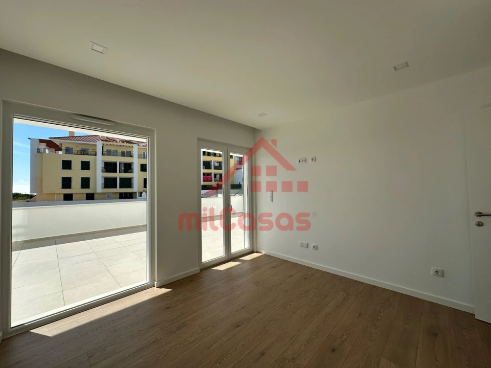 Apartamento T2 para Arrendamento em Ericeira Foto 19