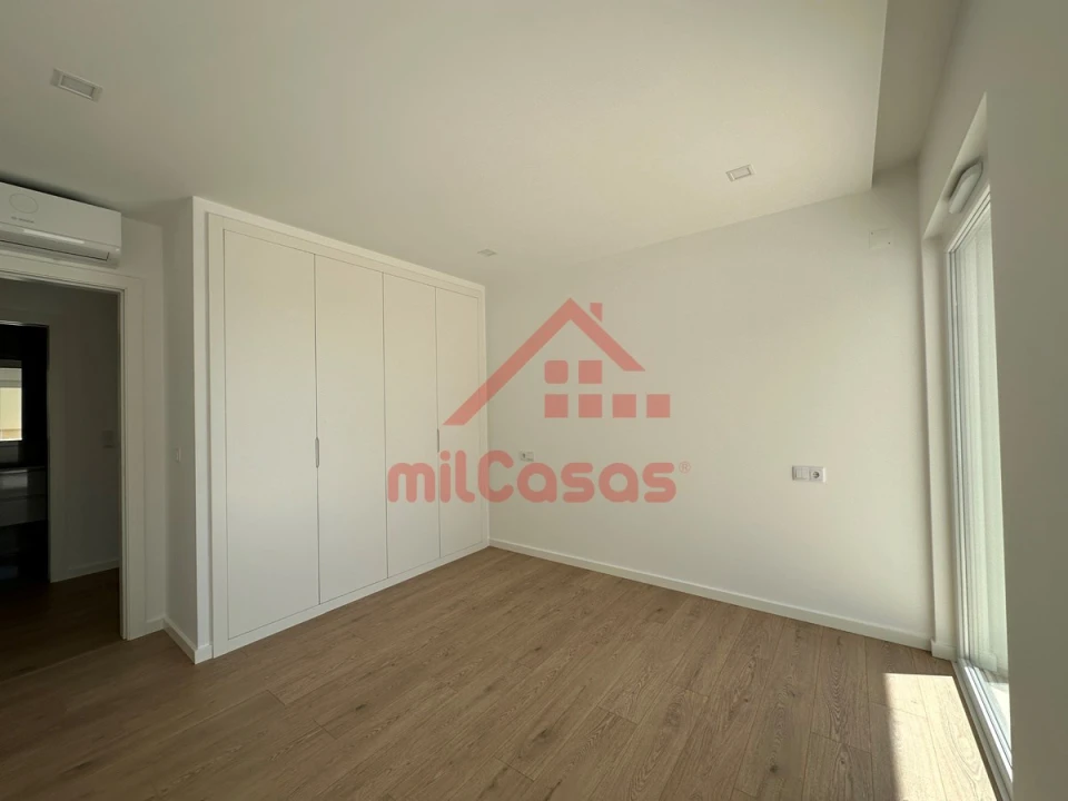 Apartamento T2 para Arrendamento em Ericeira Foto 21