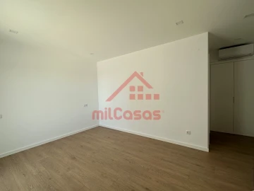 Apartamento T2 para Arrendamento em Ericeira