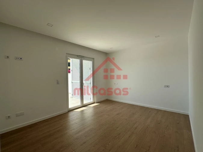 Apartamento T2 para Arrendamento em Ericeira Foto 12