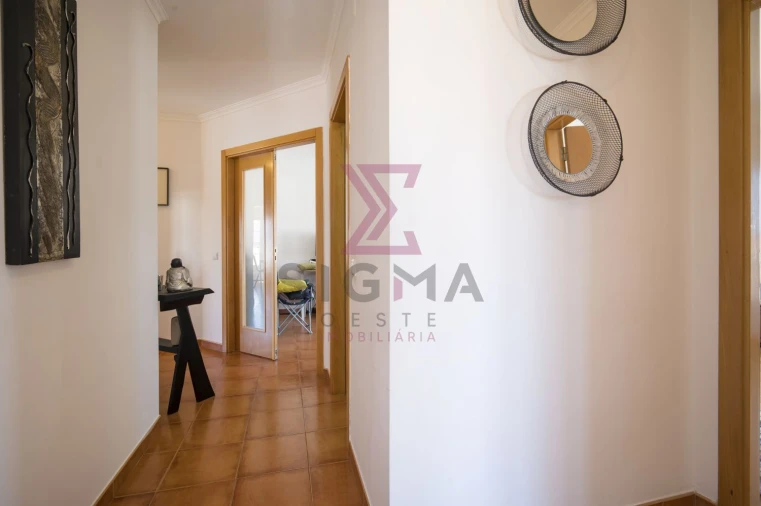 Apartamento T3 para Venda em Bombarral e Vale Covo Foto 8