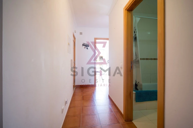 Apartamento T3 para Venda em Bombarral e Vale Covo Foto 12