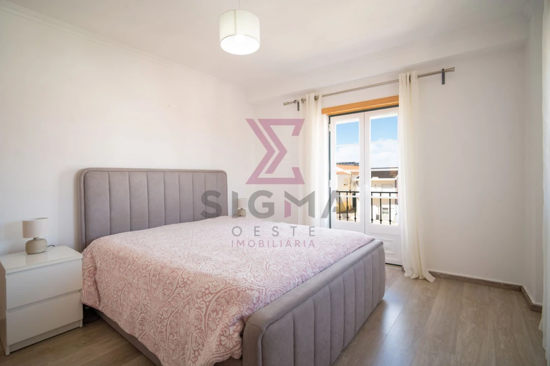 Apartamento T3 para Venda em Bombarral e Vale Covo Foto 1