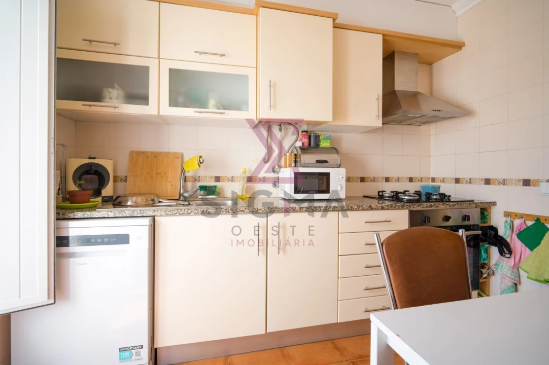Apartamento T3 para Venda em Bombarral e Vale Covo Foto 16
