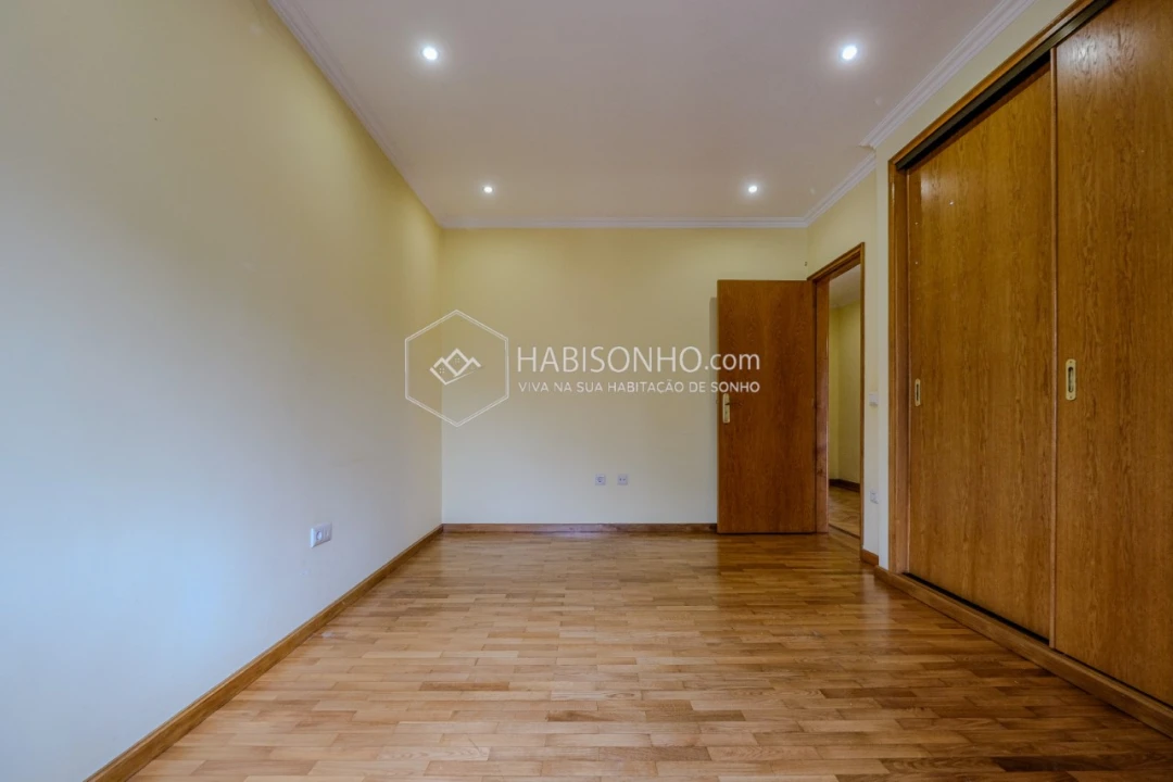 Moradia T4 para Venda em Gondomar (São Cosme), Valbom e Jovim Foto 11