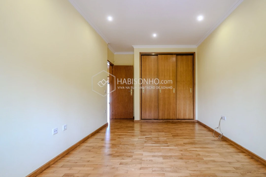 Moradia T4 para Venda em Gondomar (São Cosme), Valbom e Jovim Foto 16