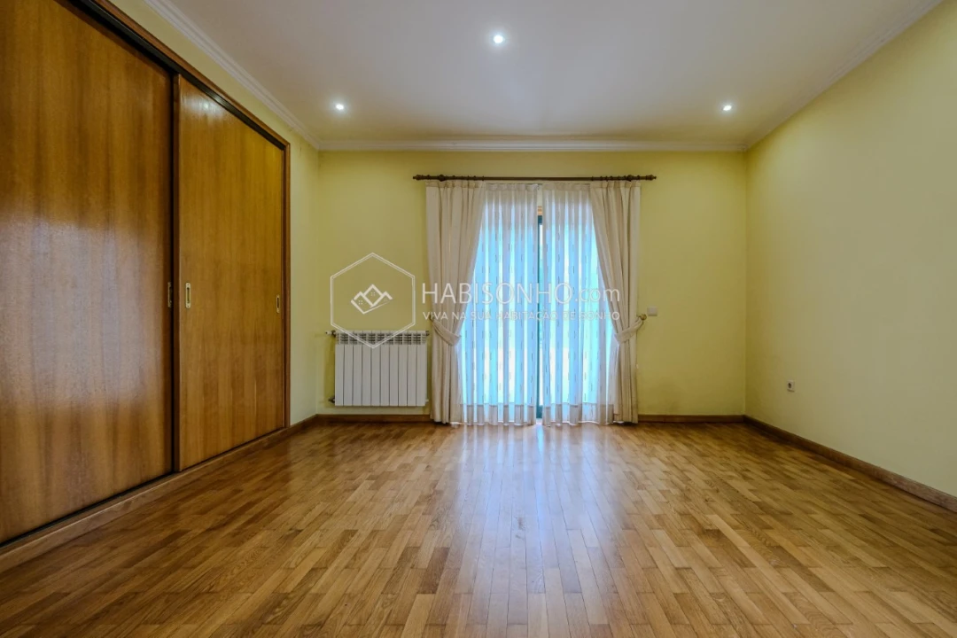 Moradia T4 para Venda em Gondomar (São Cosme), Valbom e Jovim Foto 21