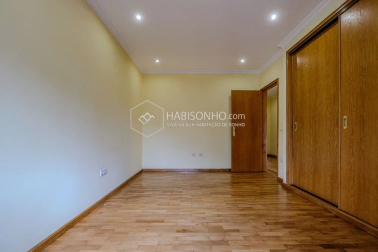 Moradia T4 para Venda em Gondomar (São Cosme), Valbom e Jovim Foto 11