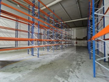 Loja para Arrendamento em Pontinha e Famões