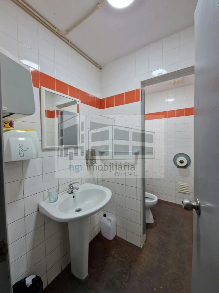 Loja para Arrendamento em Pontinha e Famões Foto 15