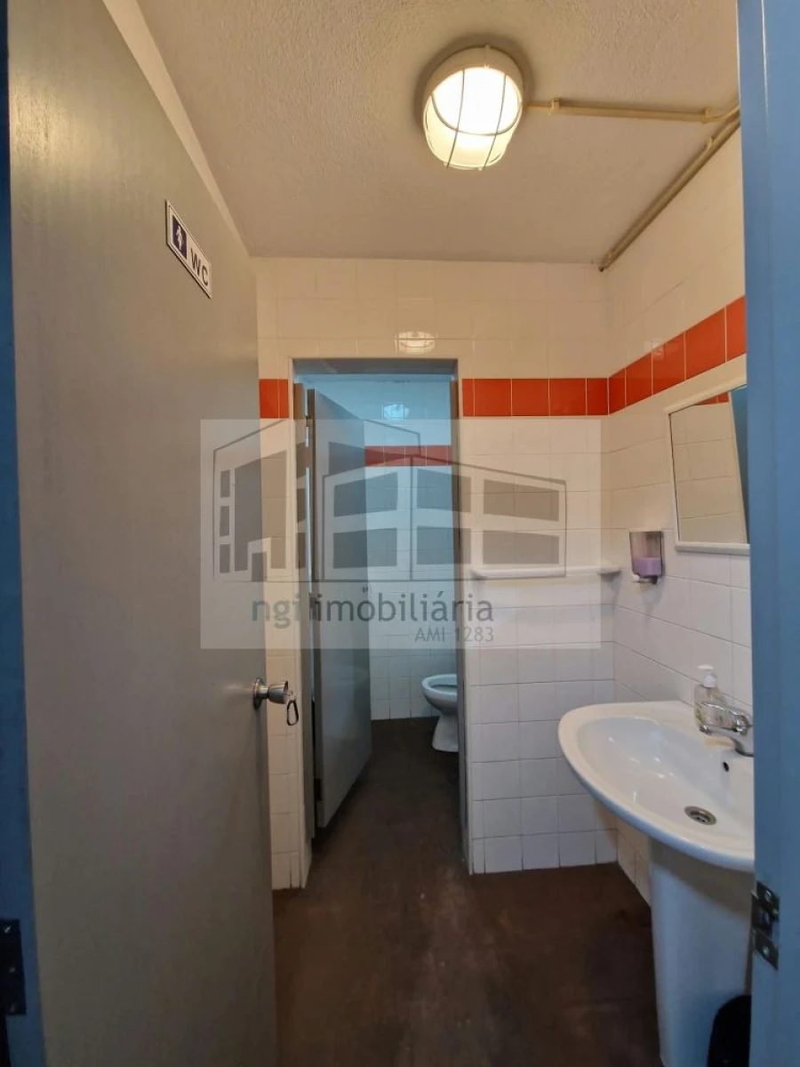 Loja para Arrendamento em Pontinha e Famões Foto 14