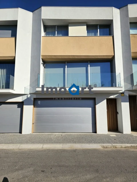 Moradia T3 para Venda em Ermesinde