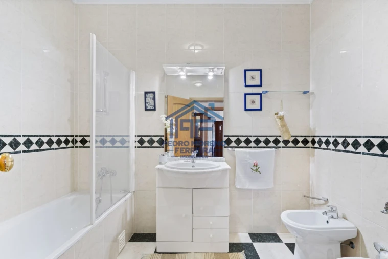 Apartamento T2 para Venda em Covilhã e Canhoso Foto 19