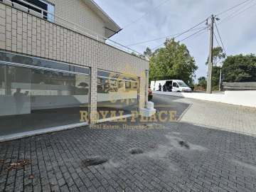 Loja para Arrendamento em Caldas de São Jorge e Pigeiros