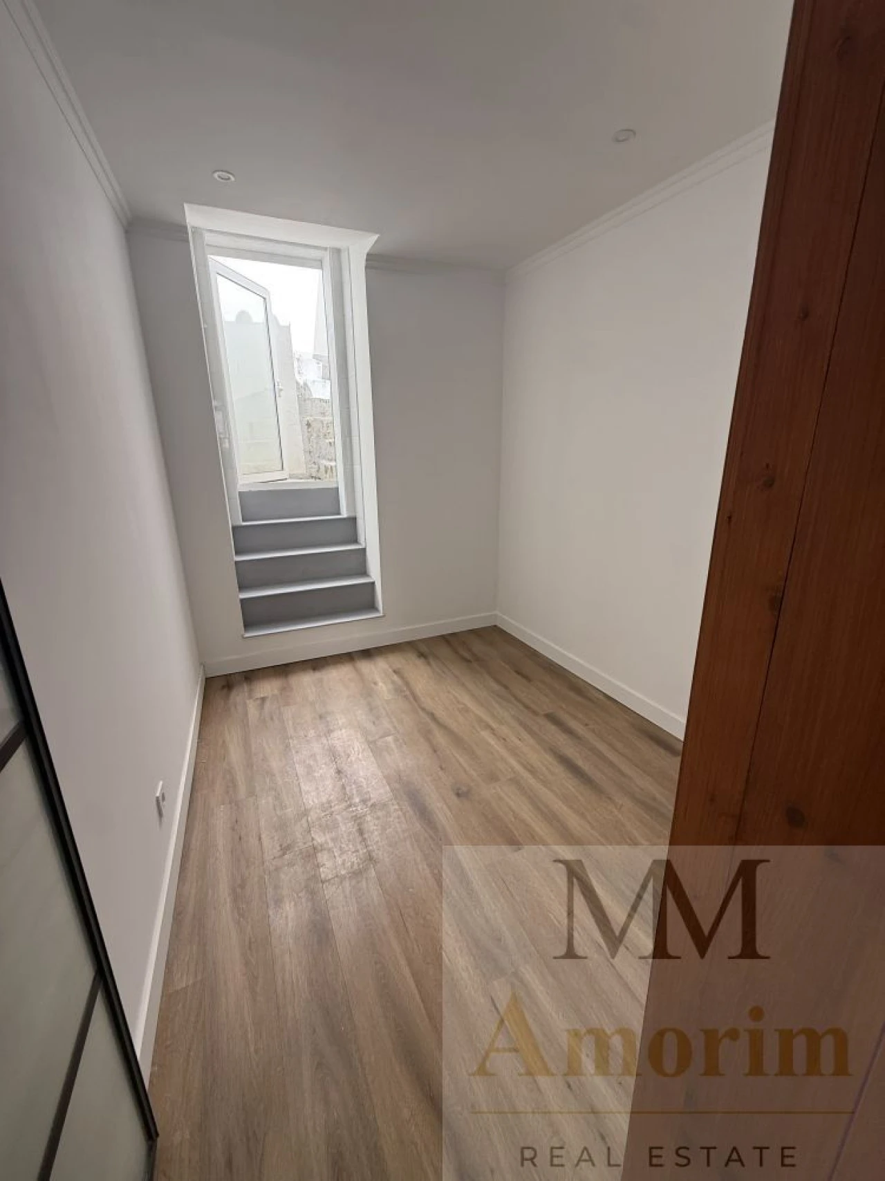 Apartamento T1 para Venda em Santa Maria do Castelo e Santiago e Santa Susana Foto 15