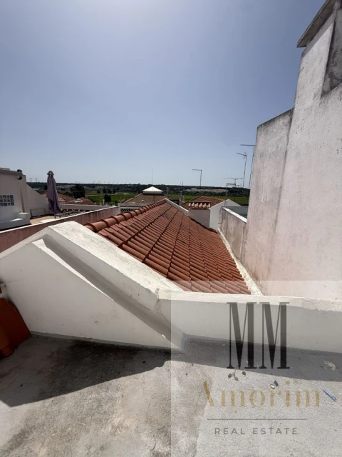 Apartamento T1 para Venda em Santa Maria do Castelo e Santiago e Santa Susana