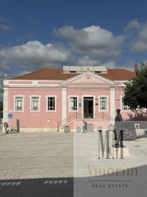 Apartamento T1 para Venda em Santa Maria do Castelo e Santiago e Santa Susana